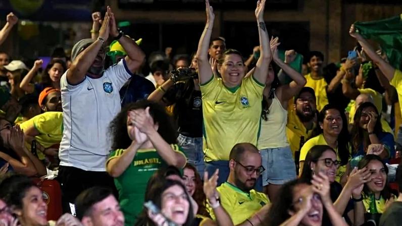 Centenas de torcedores se reúnem no Bar do Toinzinho - (crédito: Marcelo Ferreira/ CB D.A. Press)
