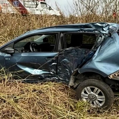 Motorista perde controle e colide contra árvore na DF-251