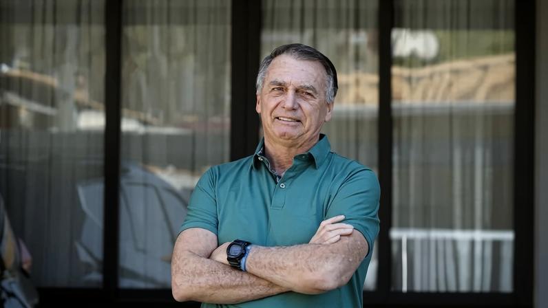 Bolsonaro cumpre prisão domiciliar desde 24 de março, após receber alta médica de uma internação de duas semanas para tratamento de pneumonia bacteriana - (crédito: Sergio Lima/AFP )
