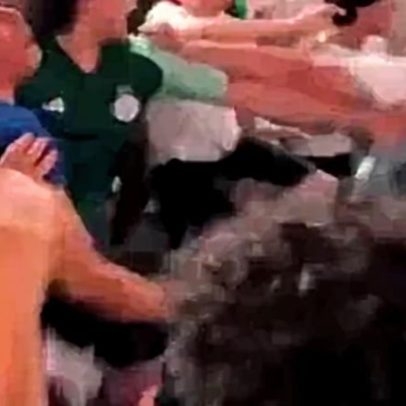 Confronto entre torcedores da Argentina e Argélia em Times Square é registrado