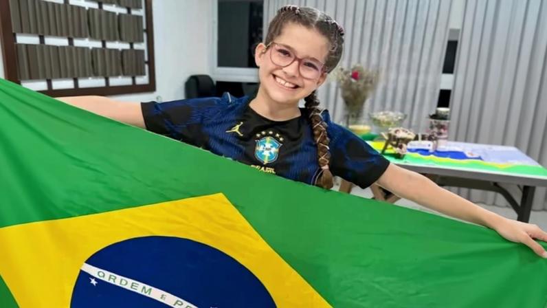 Provando que para o esporte não há idade, a jovem Gabriella impressiona pelo olhar atento aos lances no campo - (crédito: Arquivo pessoal)