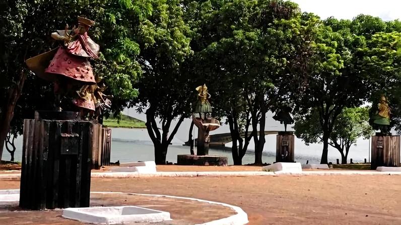 Praça dos Orixás. - (crédito: Pedro Ventura/Agência Brasília)