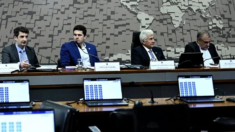 Segundo o texto, recursos do pagamento de autorizações e licenças serão direcionados para as escolas - (crédito: Geraldo Magela/Agência Senado)