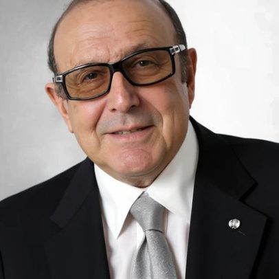 Clive Davis, produtor de Whitney Houston, morre aos 94 anos