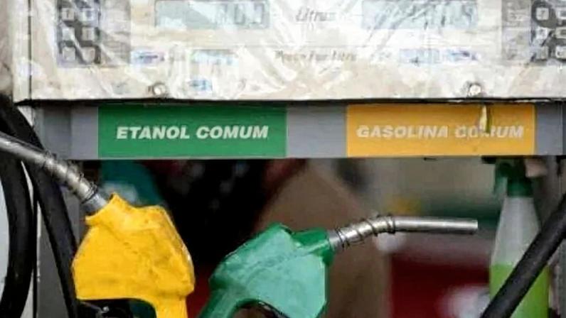 Ministério de Minas e Energia estima uma redução de 450 milhões de litros em importações de gasolina com o aumento da mistura de etanol - (crédito: Ed Alves/CB/D.A Press)