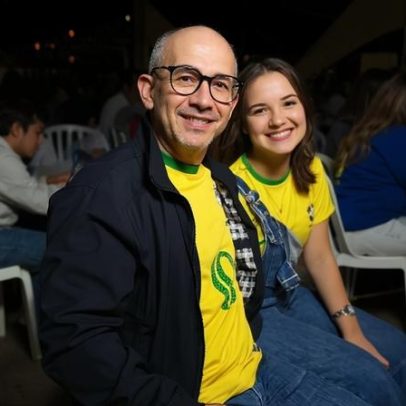 Fiéis pausam forró para acompanhar jogo do Brasil