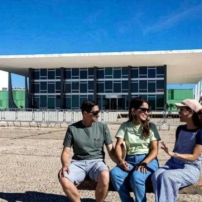 Turistas aproveitam feriado para conhecer a capital do país