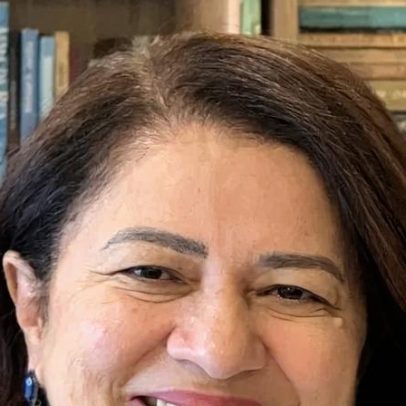 Novo livro de Maria Félix Fontele aborda a perplexidade do tempo