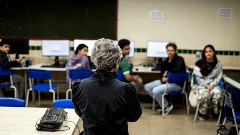 Ao todo, 1.127 candidatos compareceram às provas no primeiro dia de aplicação, o que representa 99,8% dos inscritos nessa fase.