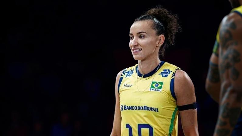 Gabi, capitã da Seleção e segunda melhor jogadora do mundo na atualidade - (crédito: VolleyballWorld/Divulgação)
