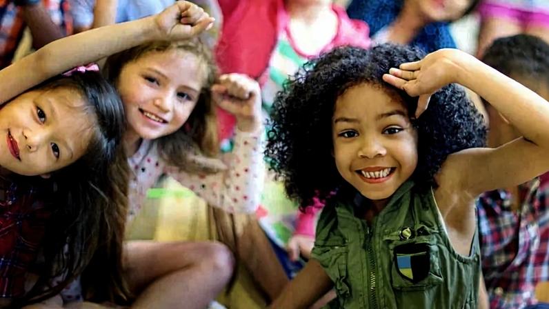 Em Brasília, clubes, centros culturais e espaços de recreação já abriram inscrições para programas voltados a crianças de 2 a 14 anos - (crédito: Freepik)