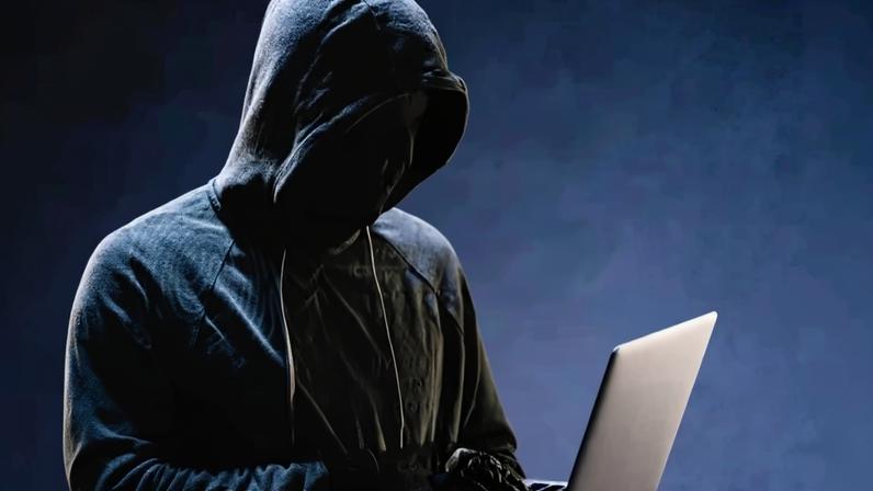 Apesar dos prejuízos causados por invasões, cibersegurança ainda não é um tema popular em empresas brasileiras - (crédito: Reprodução/Freepik)