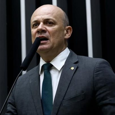 Cabo Gilberto atribui tarifa dos EUA à política externa de Lula.