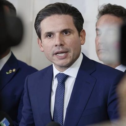Motta convoca líderes e prevê votação do fim da 6x1 nesta semana