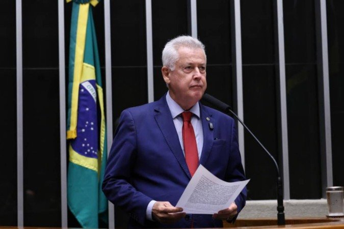 "Não pode a população do Distrito Federal, que não tem nada a ver com isso, pagar pelo rombo do BRB" declarou Rollemberg - (crédito: Kayo Magalhães / Câmara dos Deputados)