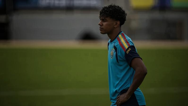 Recuperado de lesão muscular, Lamine Yamal é a principal dúvida para a escalação inicial espanhola - (crédito: Florencia Tan Jun/AFP)