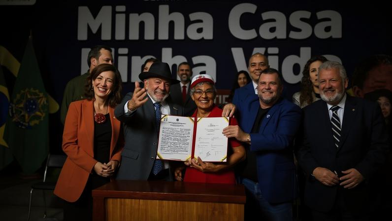 "A verdade nua e crua é que o povo pobre trabalhador é tratado como se fosse invisível", declarou Lula na cerimônia - (crédito: Ricardo Stuckert/PR)