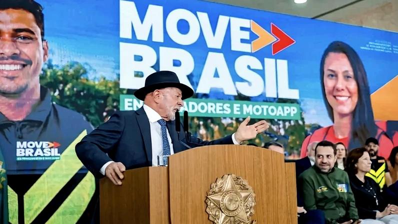 “Nós estamos completando, possivelmente, a última turma de trabalhadores desse país considerada invisível, que agora estão deixando de ser invisíveis”, disse Lula - (crédito: Ricardo Stuckert/PR)