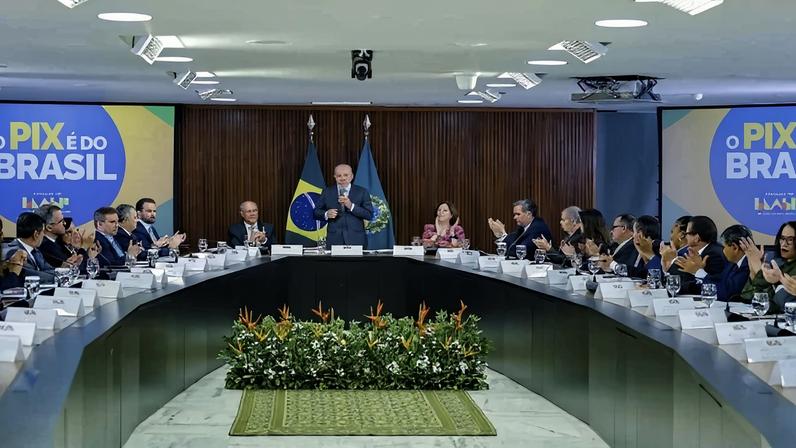 "Eu saí de lá convencido de que a gente estava estabelecendo uma nova lógica no relacionamento democrático e civilizado", disse Lula durante reunião ministerial - (crédito: Ricado Stuckert / PR)