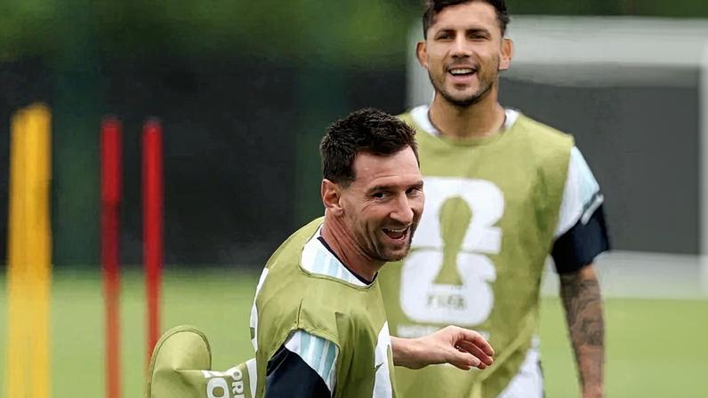 Classificada e líder do grupo, a Argentina deve poupar titulares contra a Jordânia, mas Messi pode voltar a brilhar - (crédito: Getty Images via AFP)