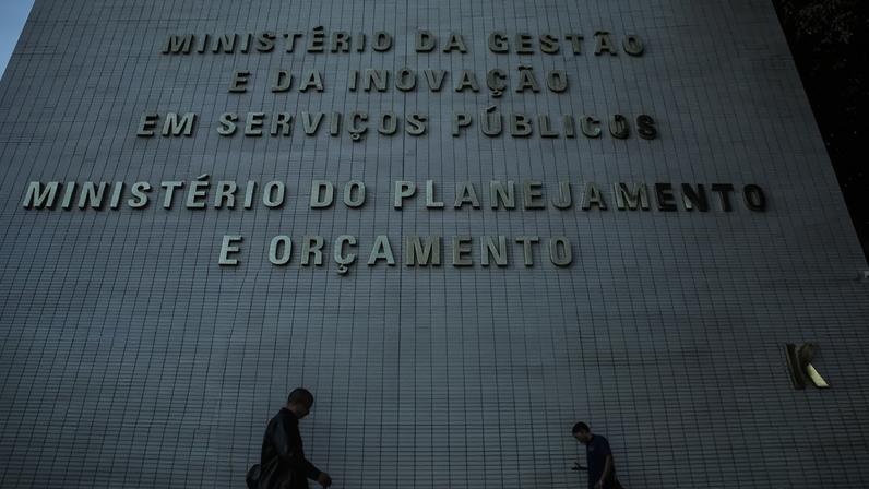 Nomeações estão condicionadas à existência de vagas e à disponibilidade orçamentária e financeira - (crédito: Rafa Neddermeyer/Agência Brasil)