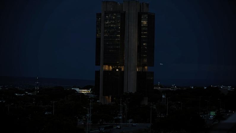 Documento defende que a autonomia financeira pode ajudar a reduzir a defasagem de servidores no Banco Central - (crédito: Minervino Júnior/CB/D.A.Press)
