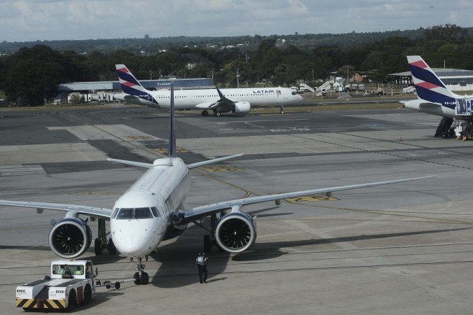 Segundo o levantamento da Cielo, a alta acumulada das passagens aéreas e a maior seletividade dos consumidores reduziram a demanda - (crédito: Minervino Júnior/CB/D.A.Press)