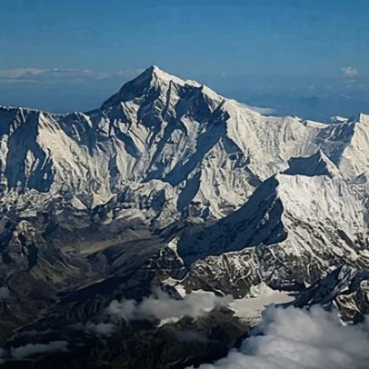 Everest registra recorde de alpinistas em uma temporada