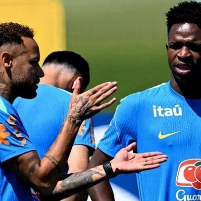 Neymar treina pela primeira vez com o grupo ao lado de Vini Jr.