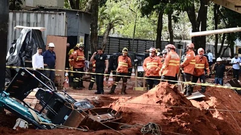 Soterramento em obra de edifício da SQS da 116 Sul - (crédito: Minervino Junior/ C.B. DA Press)