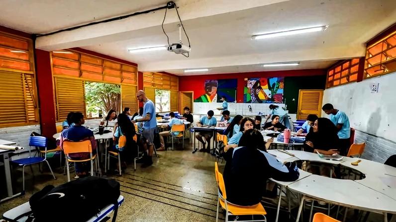 Semana do Meio Ambiente promove oficina de gravura com material reciclável para jovens de escola pública