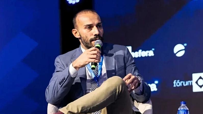 Roman argumentou que a reputação da empresa é construída através de "trabalho árduo", e mencionou o histórico do instituto para rechaçar as acusações de manipulação - (crédito: Reprodução / Instagram / @acroman)