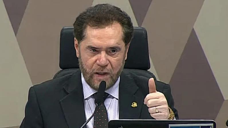 Relatório de Plínio Valério (PSDB-AM) prevê o reconhecimento do Pix como infraestrutura pública na Constituição - (crédito: Reprodução/Youtube Senado)