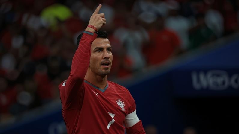 Cristiano Ronaldo em ação no duelo de Portugal contra a Colômbia - (crédito: Foto: Michael Steele/Getty Images)