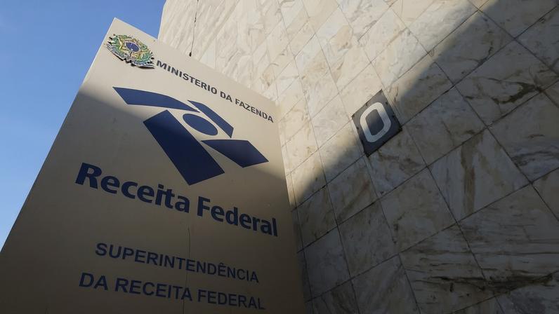 De acordo com o órgão, trata-se do maior lote já registrado em número de pessoas contempladas, igualando-se ao primeiro lote de restituições de 2026 em volume financeiro - (crédito: Marcelo Camargo/Agência Brasil)