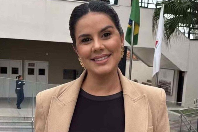 Letícia de Morais Vasconcelos Rodrigues, de 40 anos, foi encontrada morta dentro de casa - (crédito: Redes sociais/Reprodução)