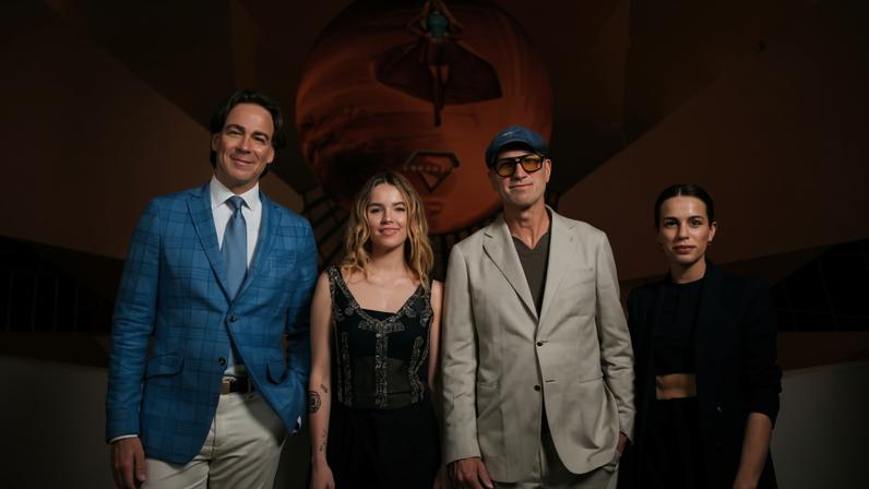Equipe do filme Supergirl, no Rio de Janeiro - (crédito: Warner/ Divulgação)