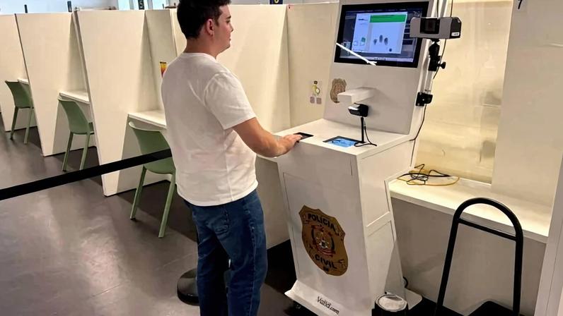 PCDF começa a emitir nova Carteira de Identidade no Paraguai - (crédito: Divulgação / PCDF)
