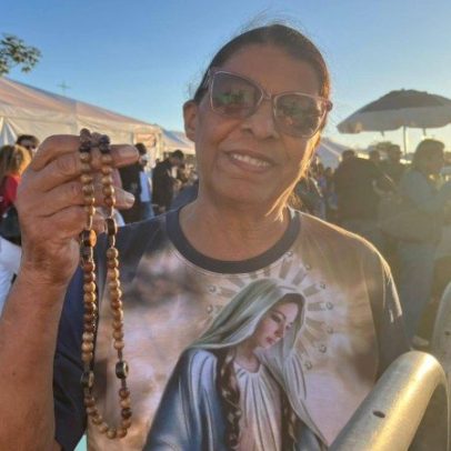Corpus Christi reúne fiéis para missa e procissão luminosa
