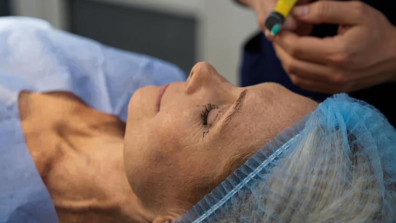 Procedimentos não invasivos e naturalidade estão em alta em clínicas estéticas - (crédito: Freepik )