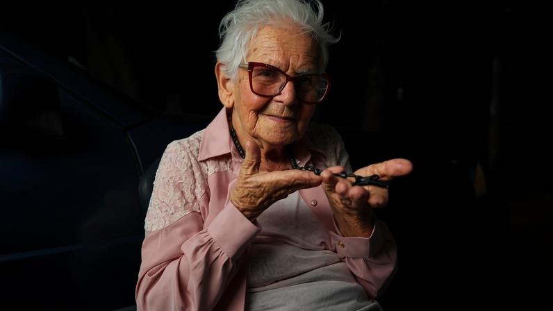 Dona Antônia perdeu familiares na pior chacina da história do DF - (crédito: Letícia Mouhamad/CB/DA Press)
