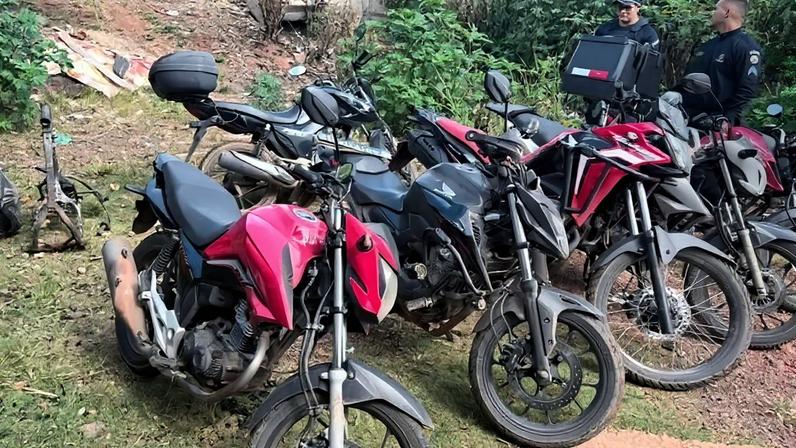 Motos foram apreendidas no Sol Nascente - (crédito: PMDF/Divulgação)