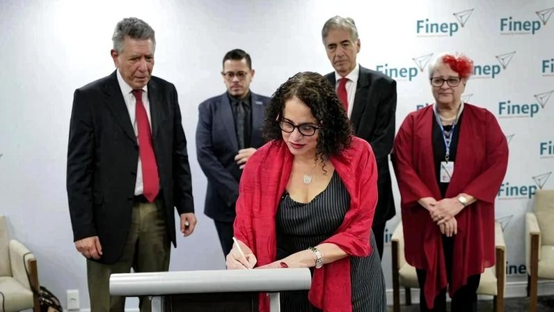 Durante a cerimônia de lançamento da iniciativa, a ministra Luciana Santos afirmou que o programa aproxima as políticas públicas dos empreendedores - (crédito: Luara Baggi (ASCOM/MCTI))