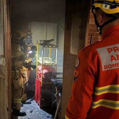 Incêndio atinge bistrô na Asa Norte e leva à evacuação de prédio