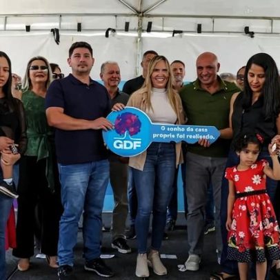 Entrega de 44 moradias realiza sonho da casa própria no Riacho Fundo II