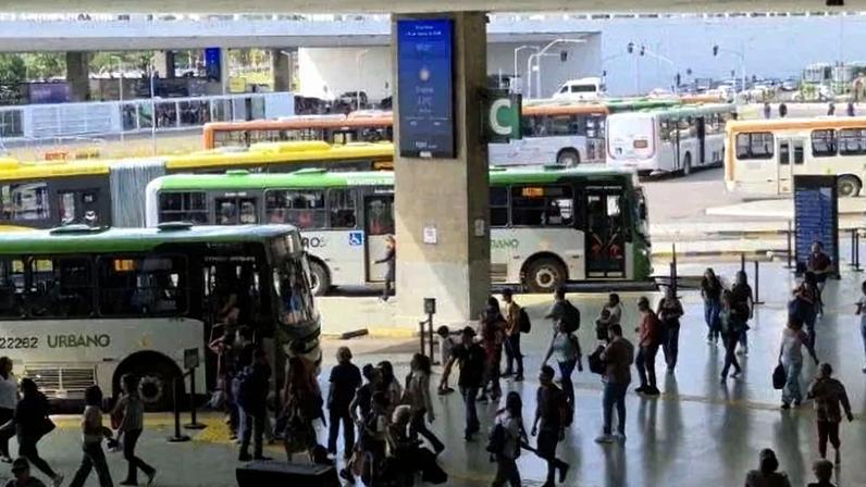 Reforço na operação de ônibus para jogo do Brasil contra a Escócia nesta quarta (24) - (crédito: Divulgação/DER-DF)