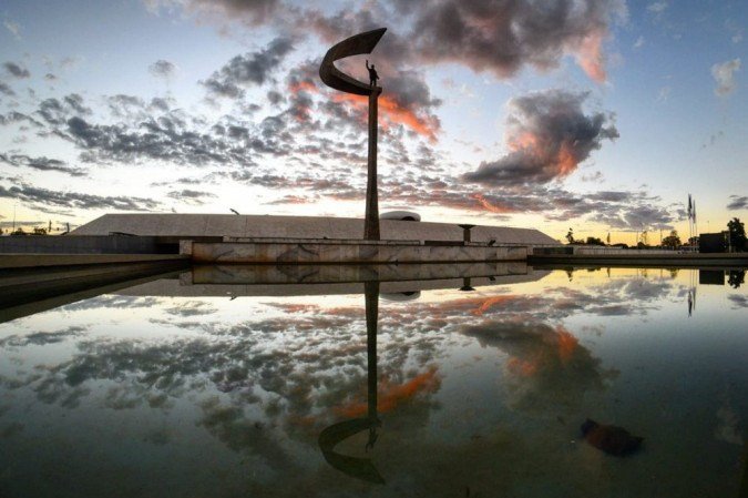 A expectativa é que o céu se mantenha limpo e que a temperatura alcance 24ºC em Brasília e 26ºC em outras regiões do DF - (crédito: Ed Alves/CB/D.A Press)