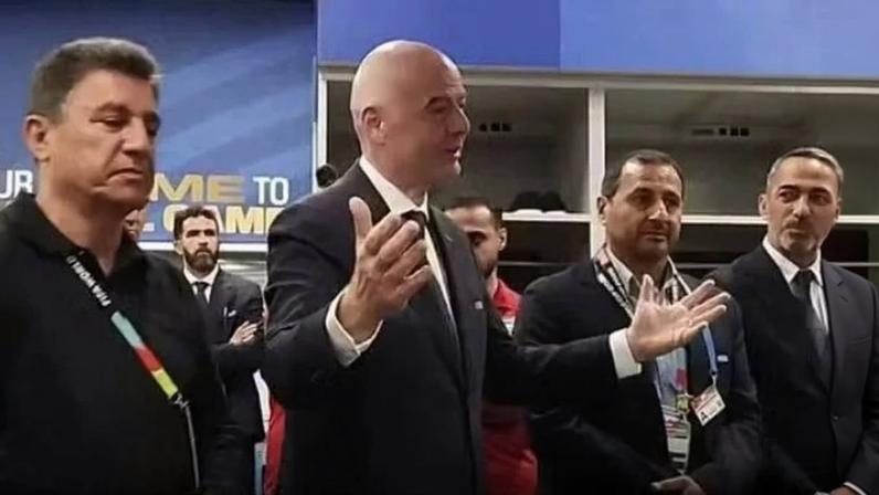 Infantino foi até o vestiário do Irã após o jogo contra a Nova Zelândia - (crédito: Reprodução de vídeo)