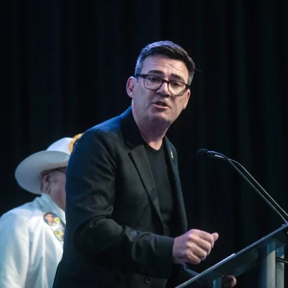 Empréstimos do Reino Unido apontam desafio fiscal para rival de Starmer, Burnham