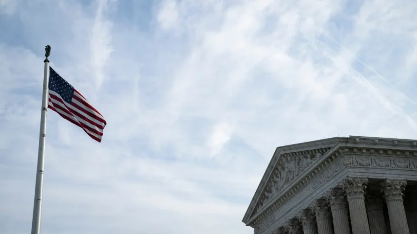 Supremo adia estratégias de Trump em casos federais e cidadania